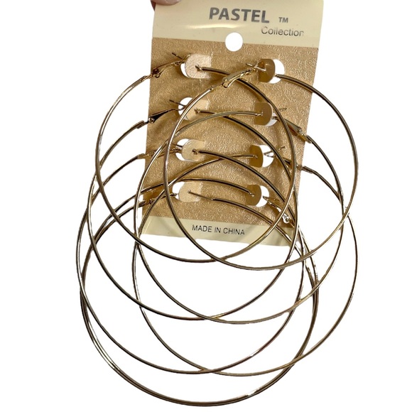 ❤️ NWT! Gold Hoop Earrings by Pastel Collection - Picture 3 of 6